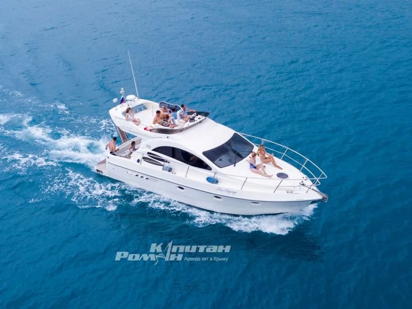 Azimut 39 "Мыс Надежда" — моторная яхта в Балаклаве, фото 3