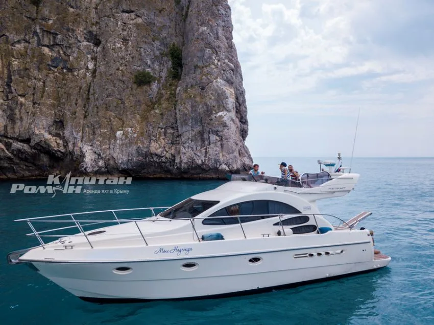 Azimut 39 "Мыс Надежда" — моторная яхта в Балаклаве, фото 5