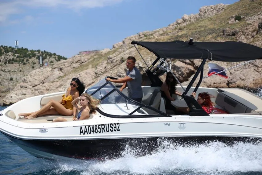 Bayliner VR6E — катер в Балаклаве, фото 3