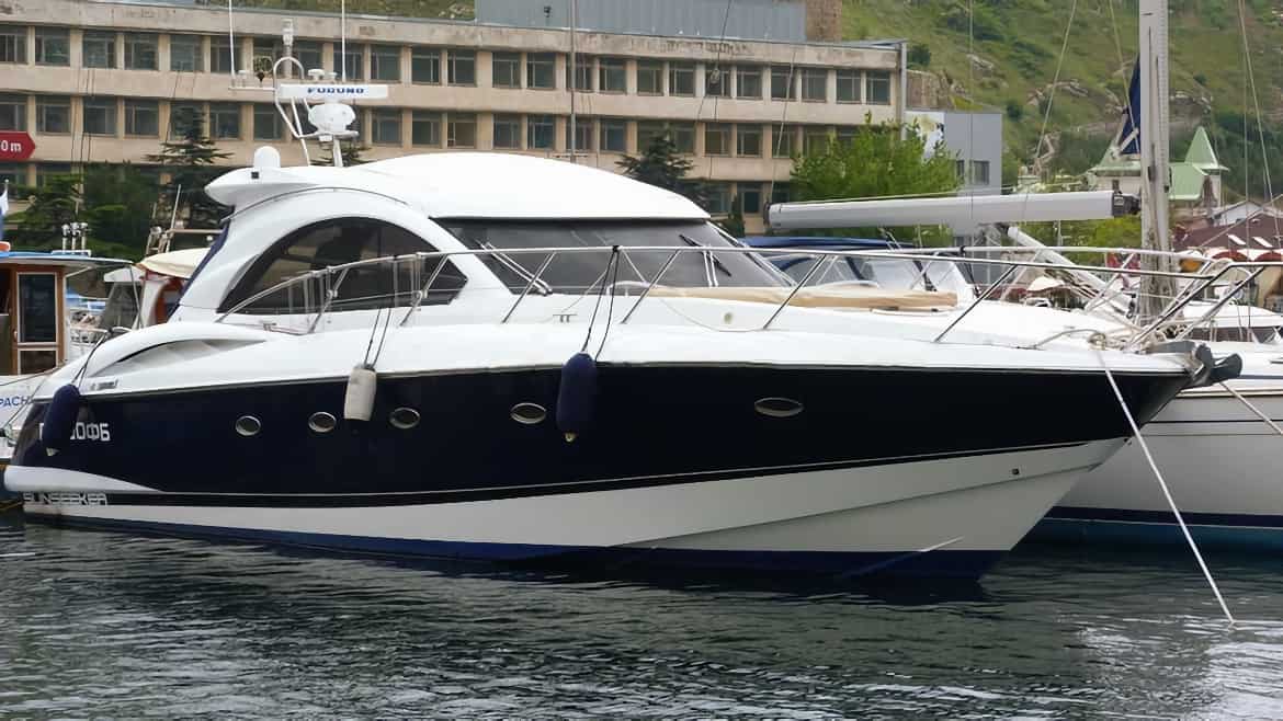 Аренда моторной яхты Sunseeker 50 в Крыму - фото 2