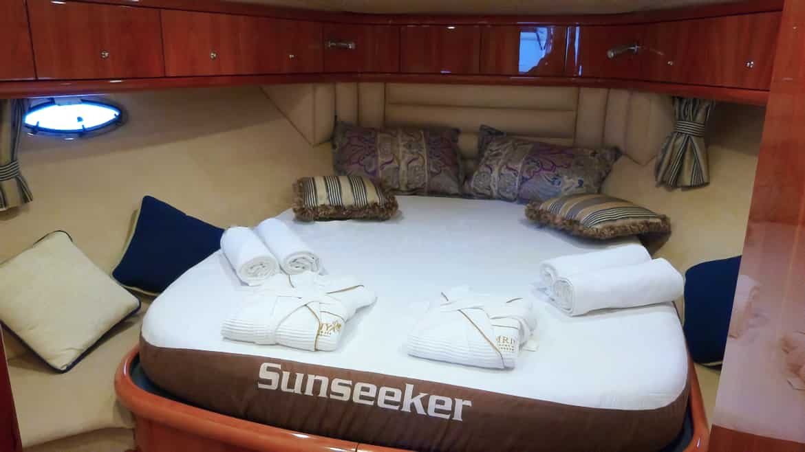 Аренда моторной яхты Sunseeker 50 в Крыму - фото 8